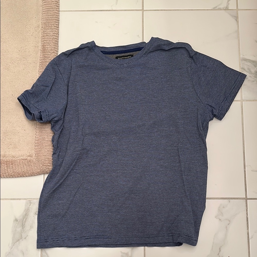 Banana Republic Men's Blue T-Shirt